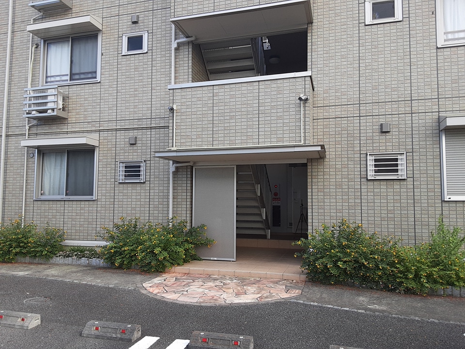 21/26 エントランス