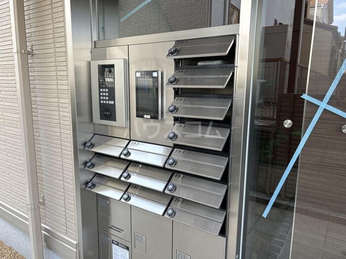 19/30 エントランス