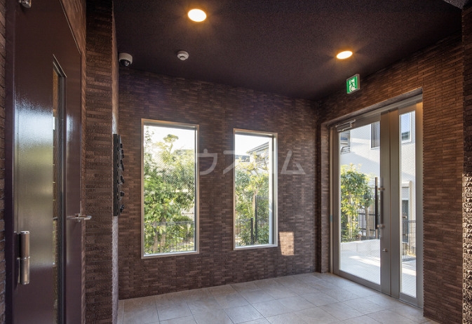 13/19 エントランス