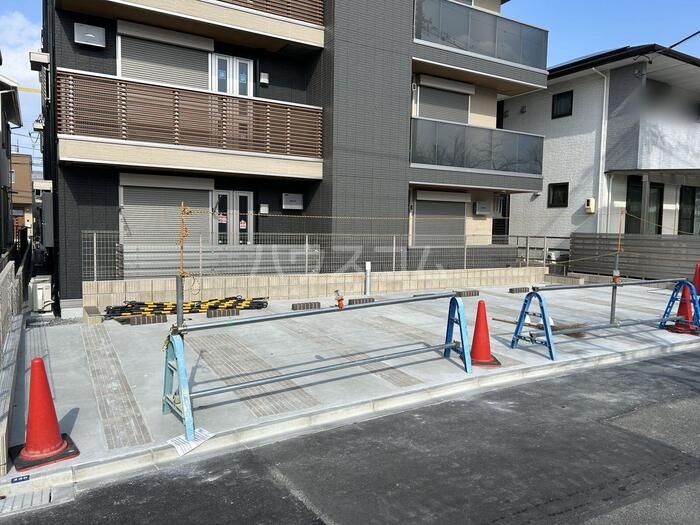 18/28 駐車場