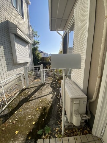 22/27 エントランス