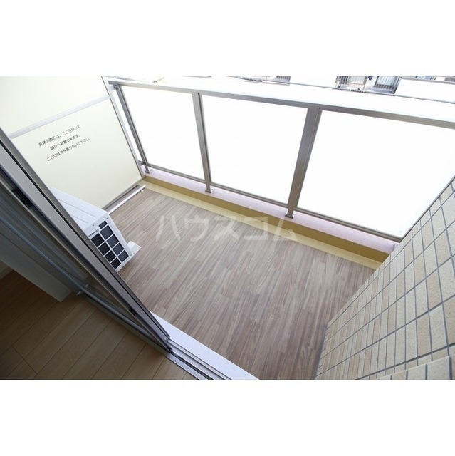 19/26 バルコニー