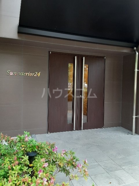 23/25 エントランス