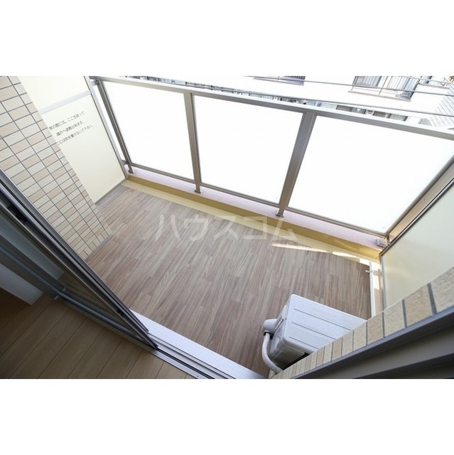 19/26 バルコニー