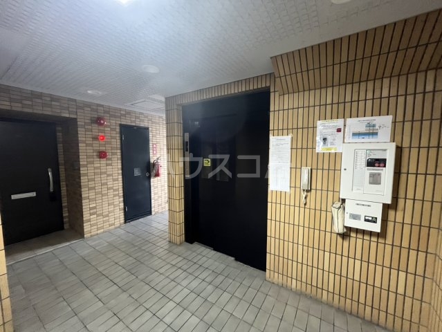 25/28 エントランス