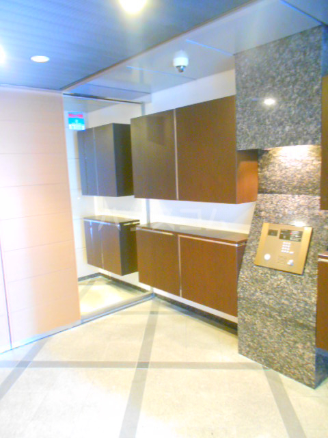 2/4 エントランス