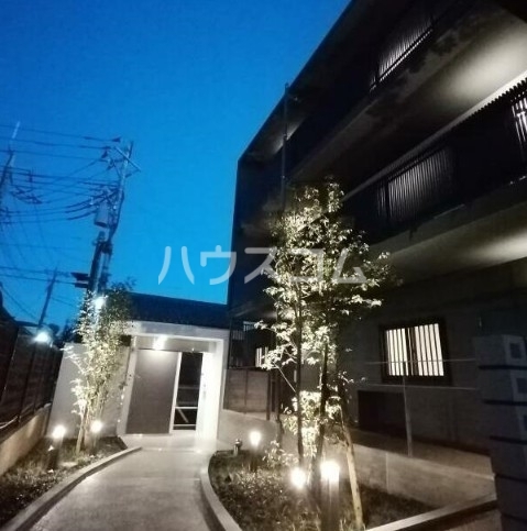 15/15 エントランス