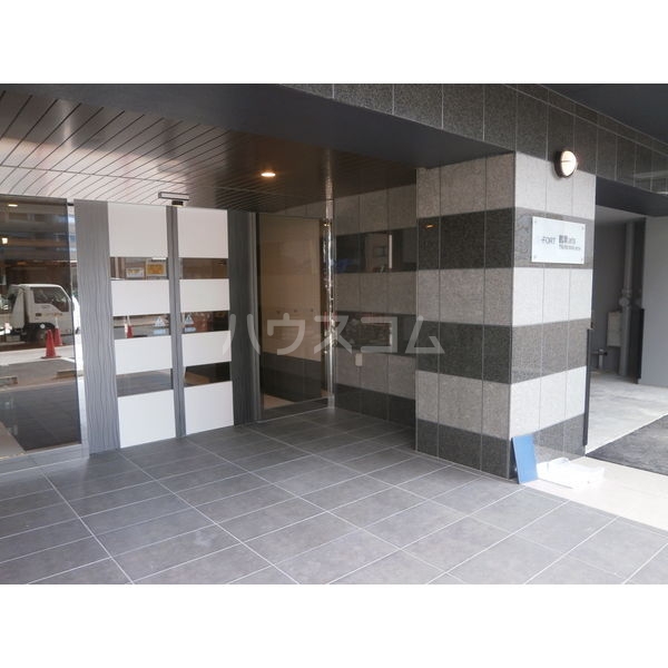 13/19 エントランス