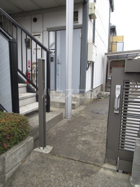 19/28 エントランス