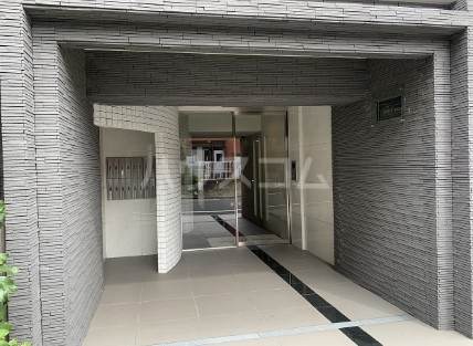 18/20 エントランス