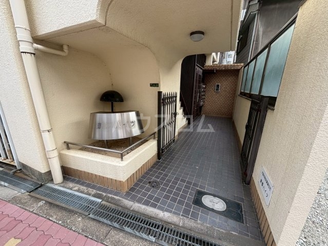 29/30 エントランス