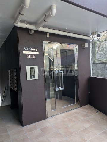 24/25 エントランス