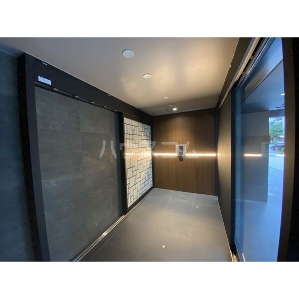 14/19 エントランス