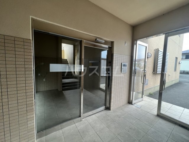 18/24 エントランス