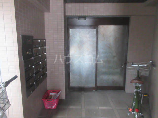 14/15 エントランス