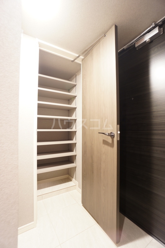 22/30 エントランス