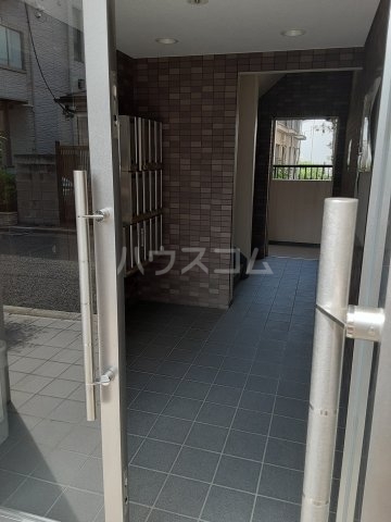 24/26 エントランス