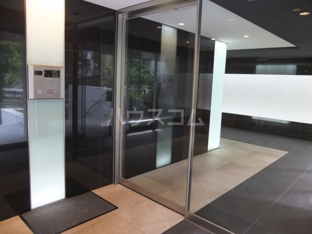 26/30 エントランス