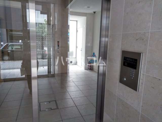 18/26 エントランス