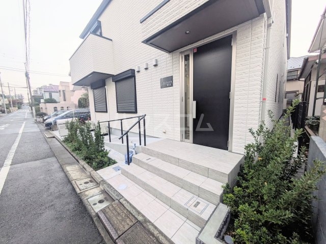 21/30 エントランス