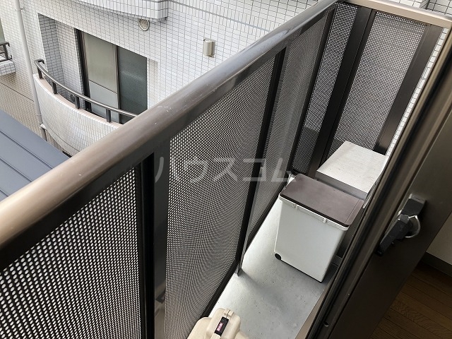 19/25 バルコニー