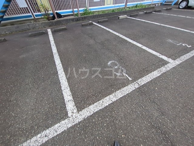 15/23 駐車場