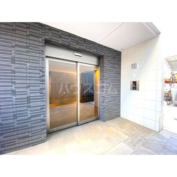 17/25 エントランス