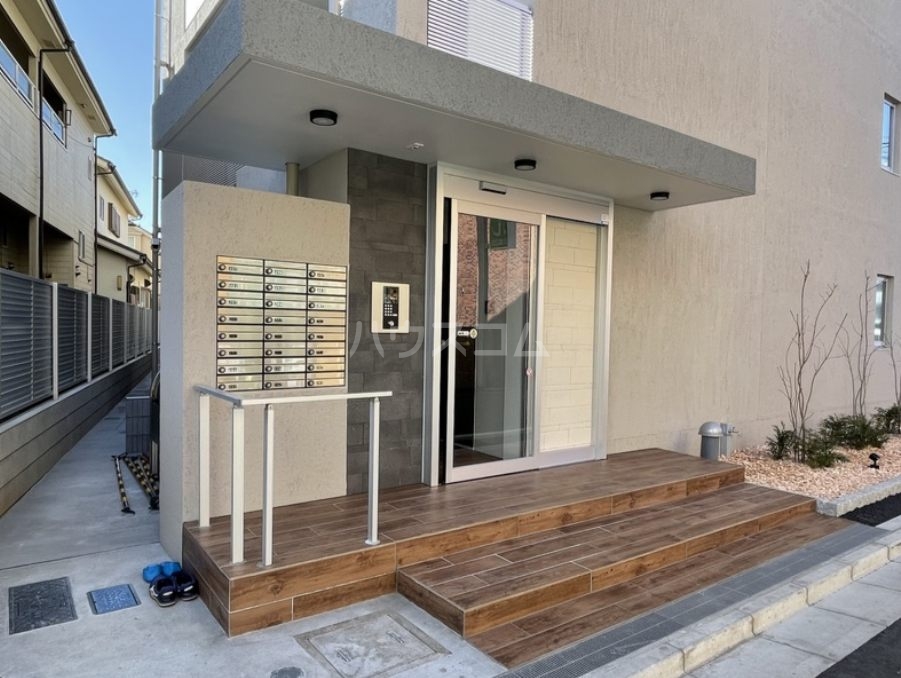 13/24 エントランス