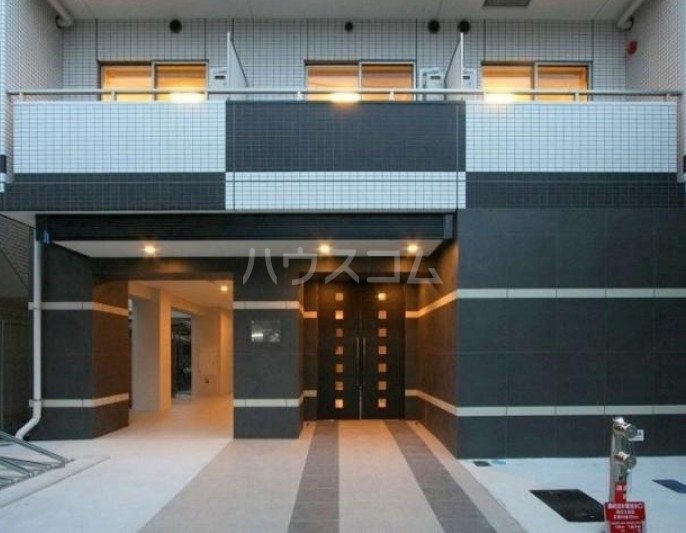 17/27 エントランス