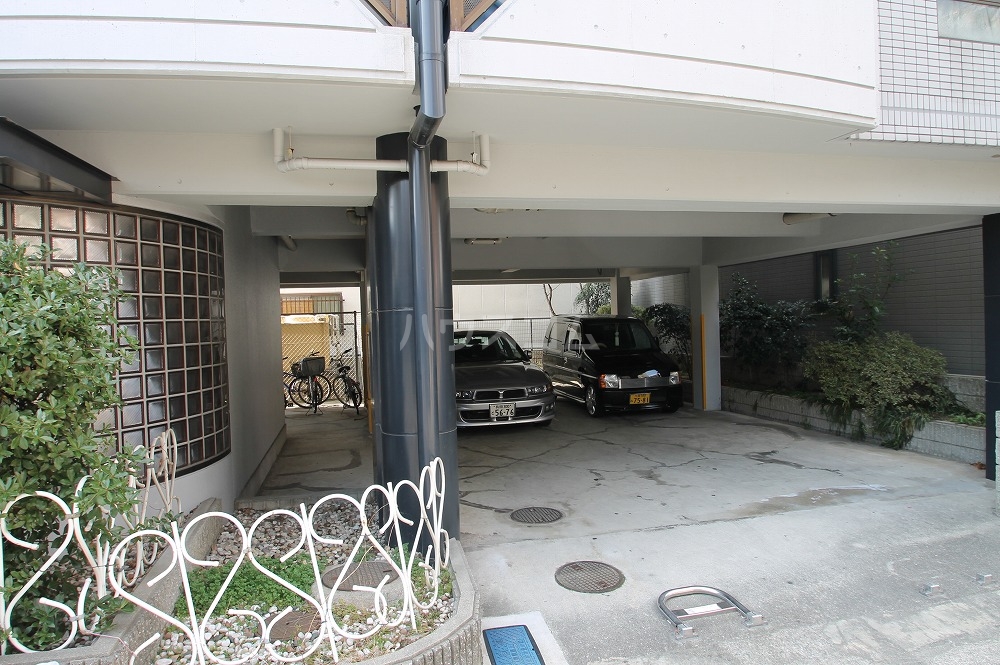 19/26 エントランス