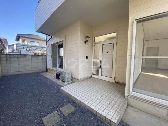 28/30 エントランス