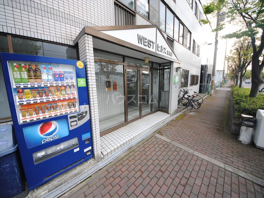 19/27 エントランス