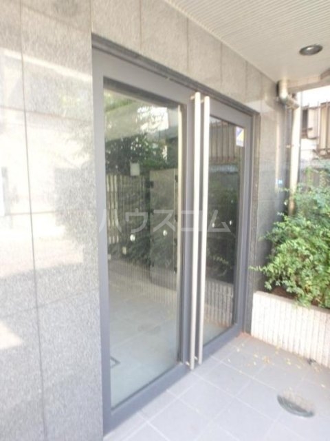 2/2 エントランス