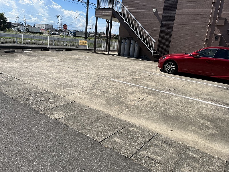 20/28 駐車場