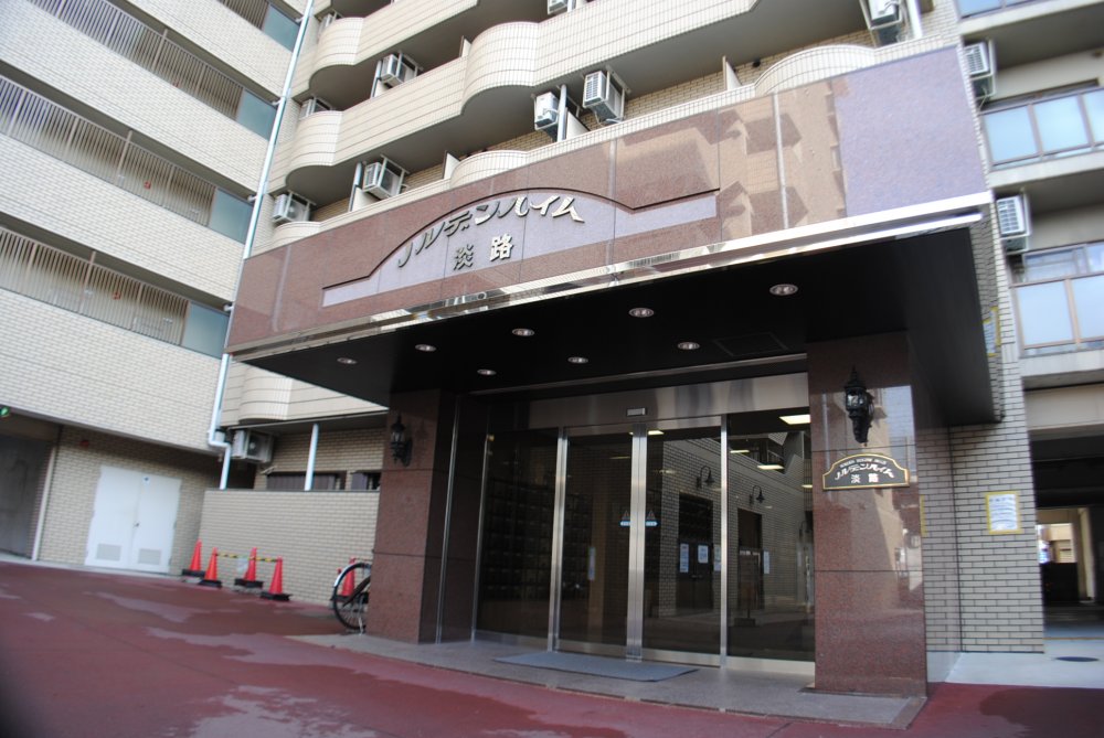 22/30 エントランス