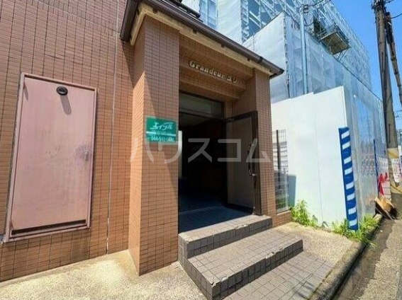 2/4 エントランス