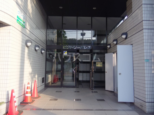 23/30 エントランス