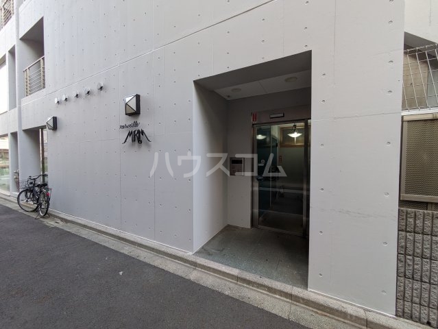 22/30 エントランス