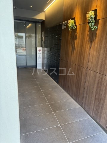 23/30 エントランス