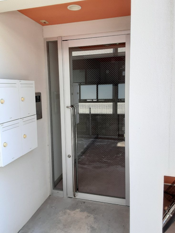 8/10 エントランス