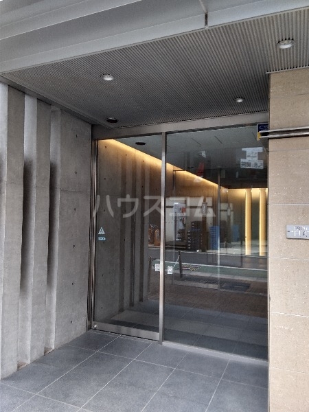 22/30 エントランス