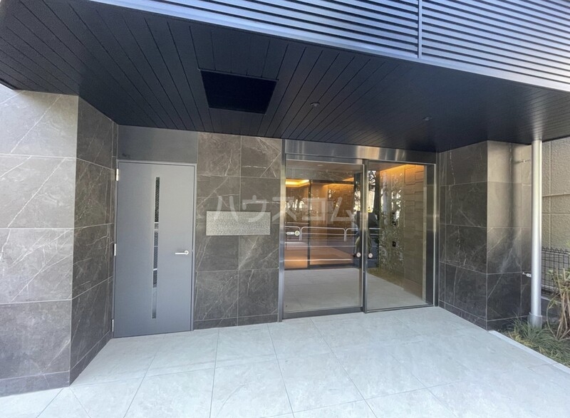 19/20 エントランス