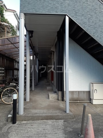 28/29 エントランス