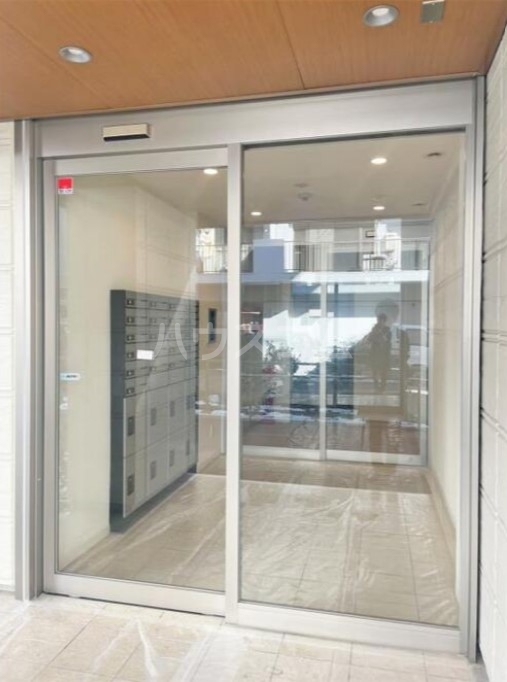 26/30 エントランス