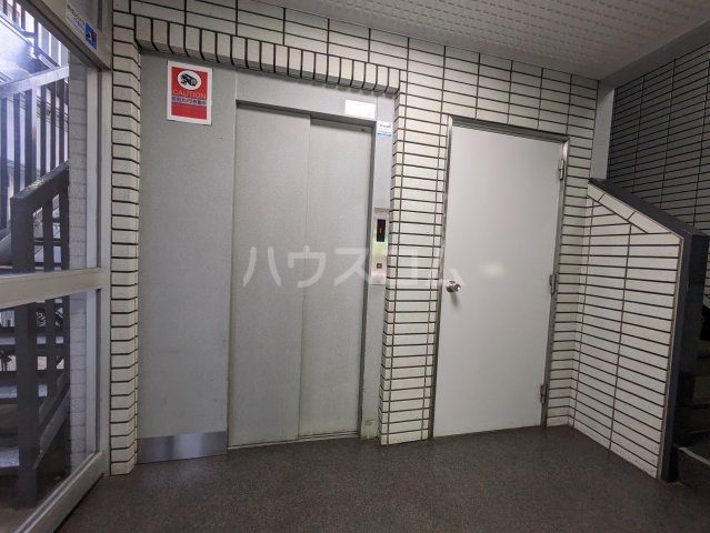 17/21 エントランス