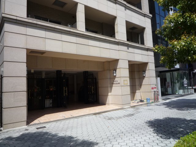 23/30 エントランス