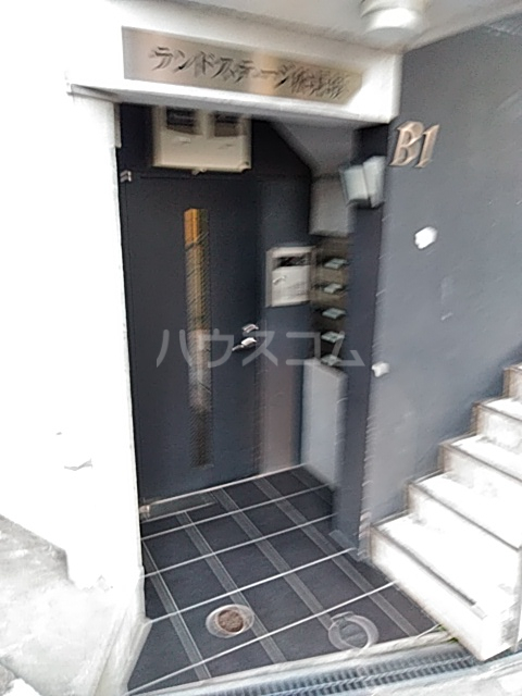 21/28 エントランス