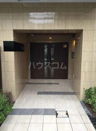 2/4 エントランス