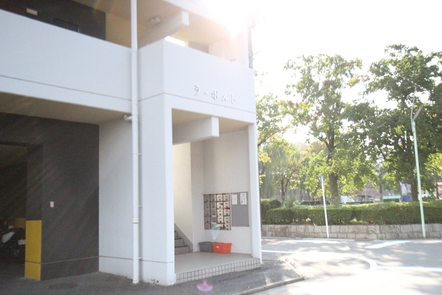 14/25 エントランス