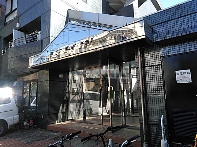 15/16 エントランス